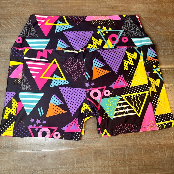 80s 90s retro colorful yoga workout athletic shorts with side pockets - Picture 5 of 5
